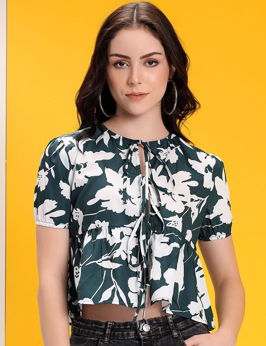 Kotty Floral Printed Tie-Up Neck Crop Top