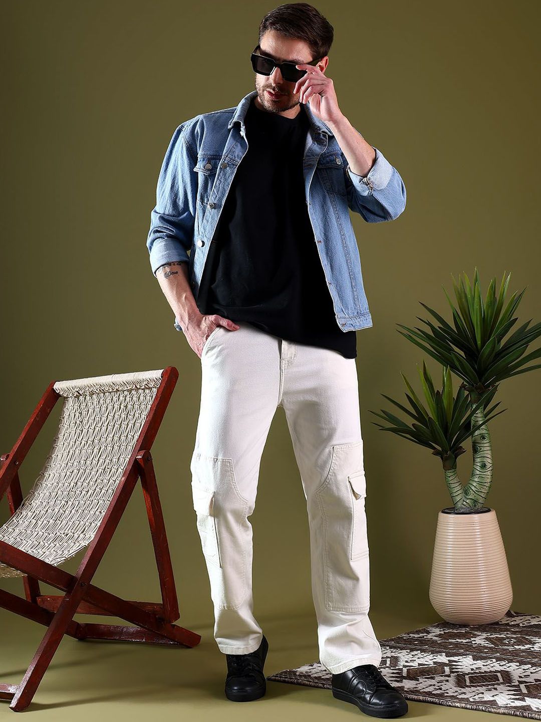 Kotty Men Jean Low-Rise Light Fade Stretchable Jeans