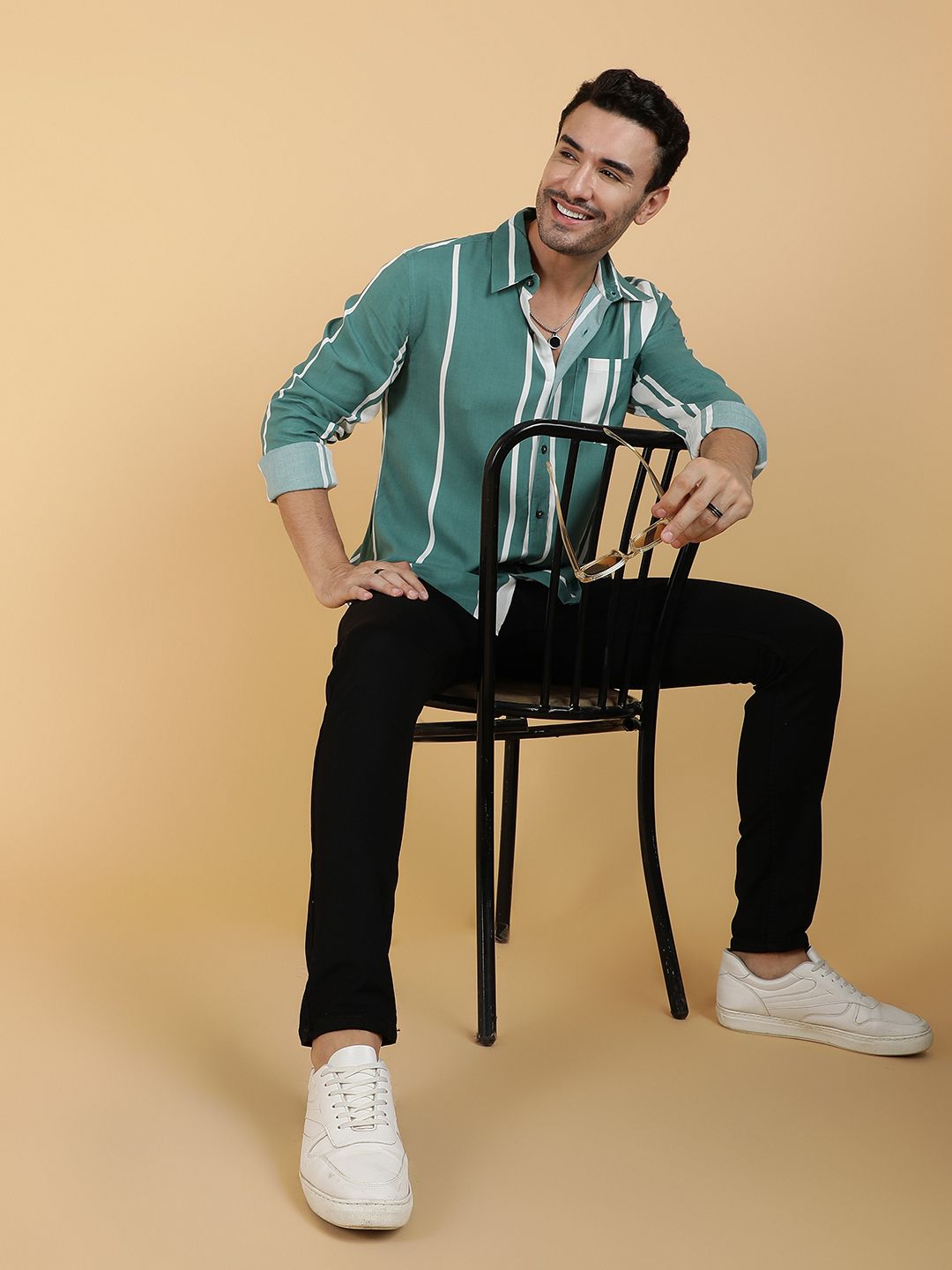 Kotty Men Relaxed Spread Collar Graphic Printed Cotton Casual Shirt