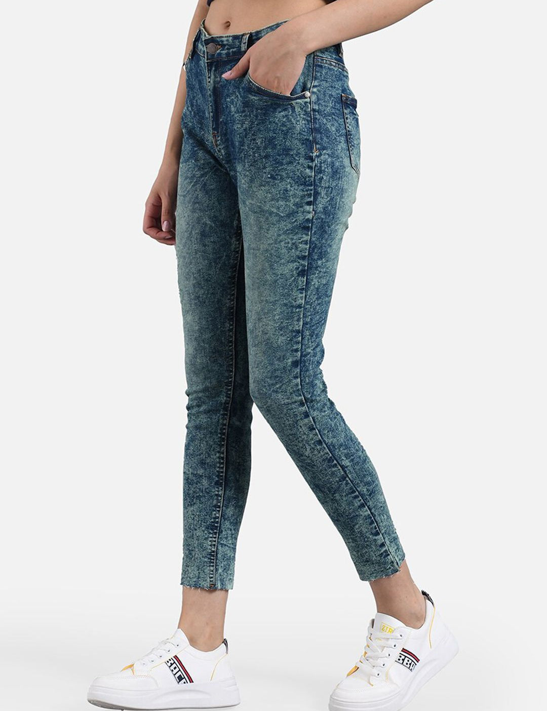 Kotty Women Blue Skinny Fit Mid-Rise Bleached Jeans
