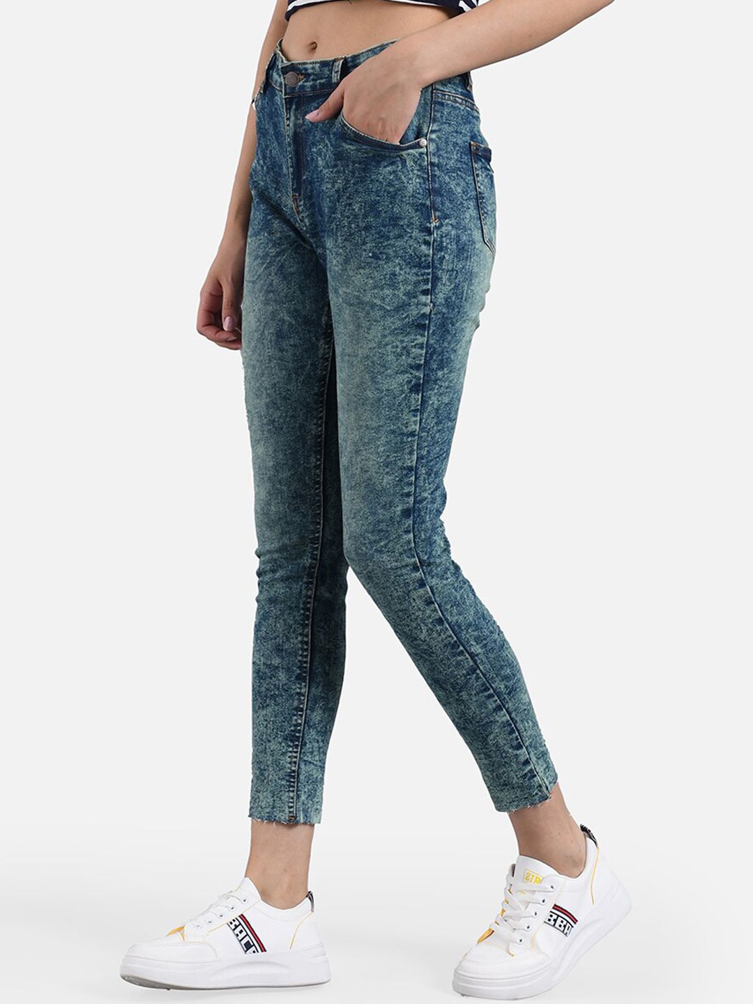 Kotty Women Blue Skinny Fit Mid-Rise Bleached Jeans