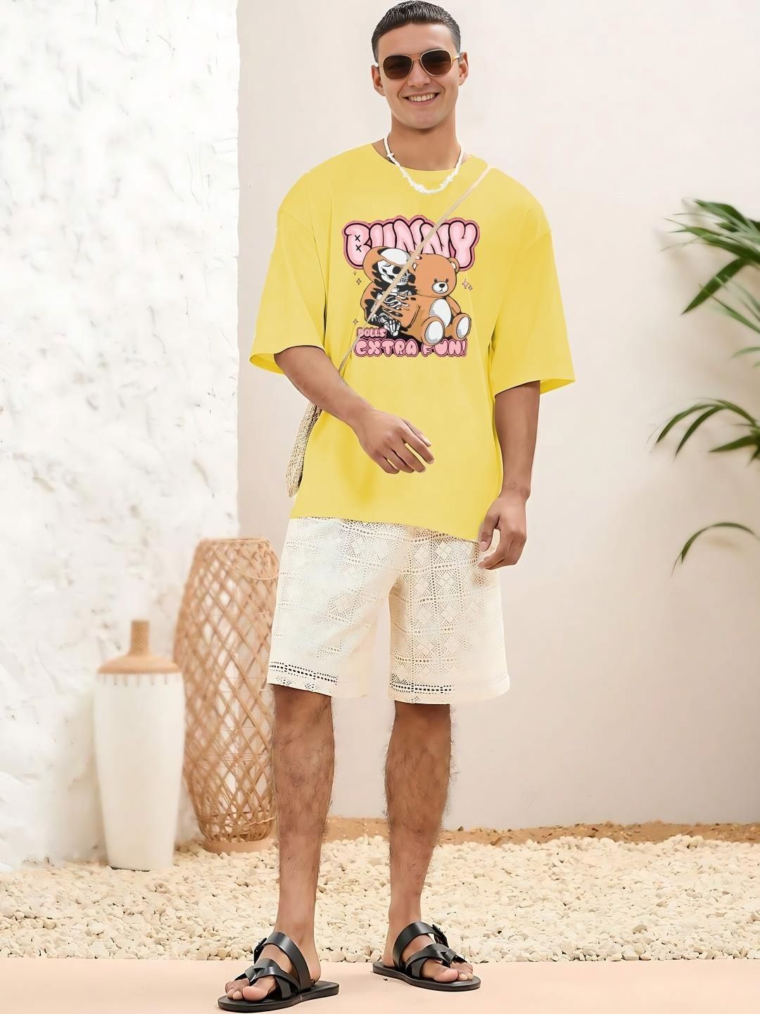 Kotty Men Printed  Applique T-shirt