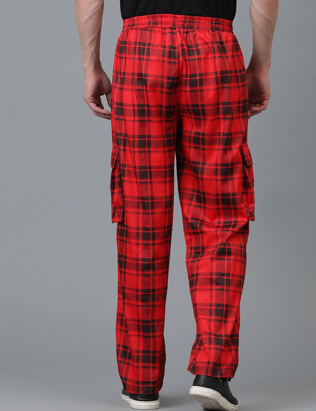 Kotty Men Checked Relaxed Low-Rise Easy Wash Chinos Trousers