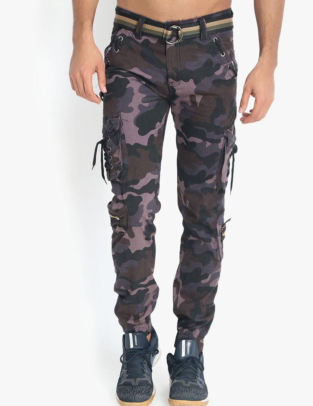 Kotty Men Black & Olive Green Regular Fit Camouflage Printed Cargos
