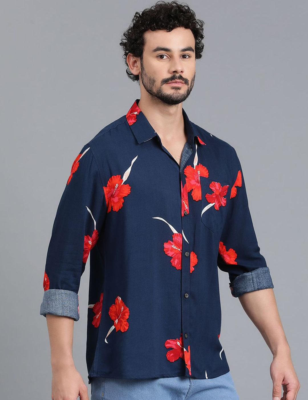 Kotty Navy Blue & Red Floral Printed Spread Collar Relaxed Fit Casual Shirt