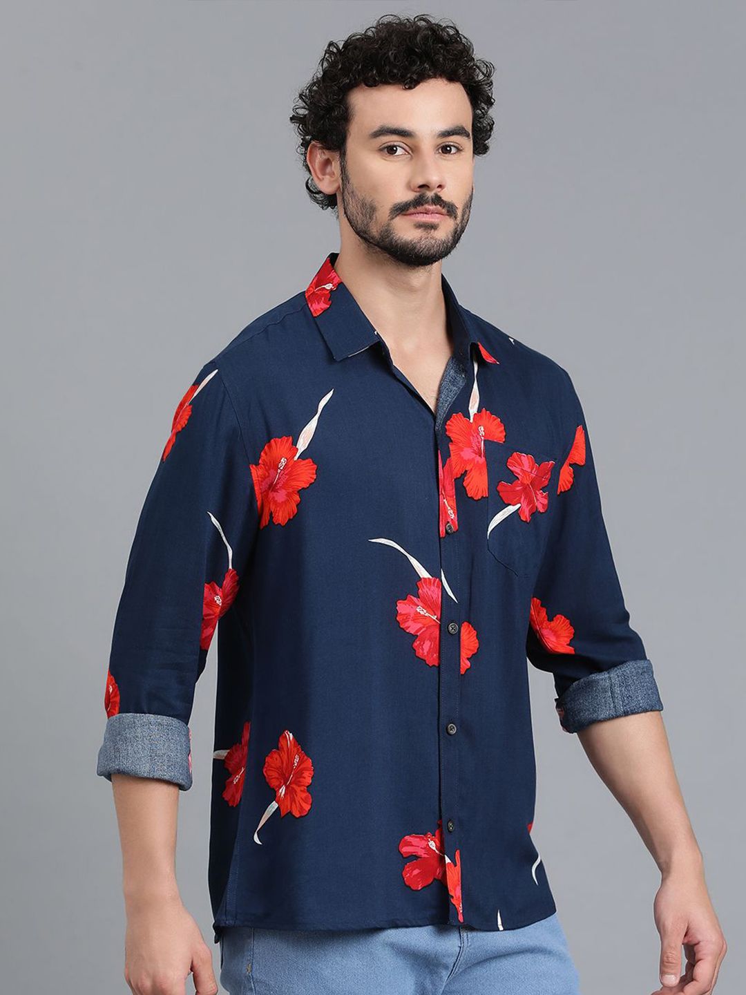 Kotty Navy Blue & Red Floral Printed Spread Collar Relaxed Fit Casual Shirt