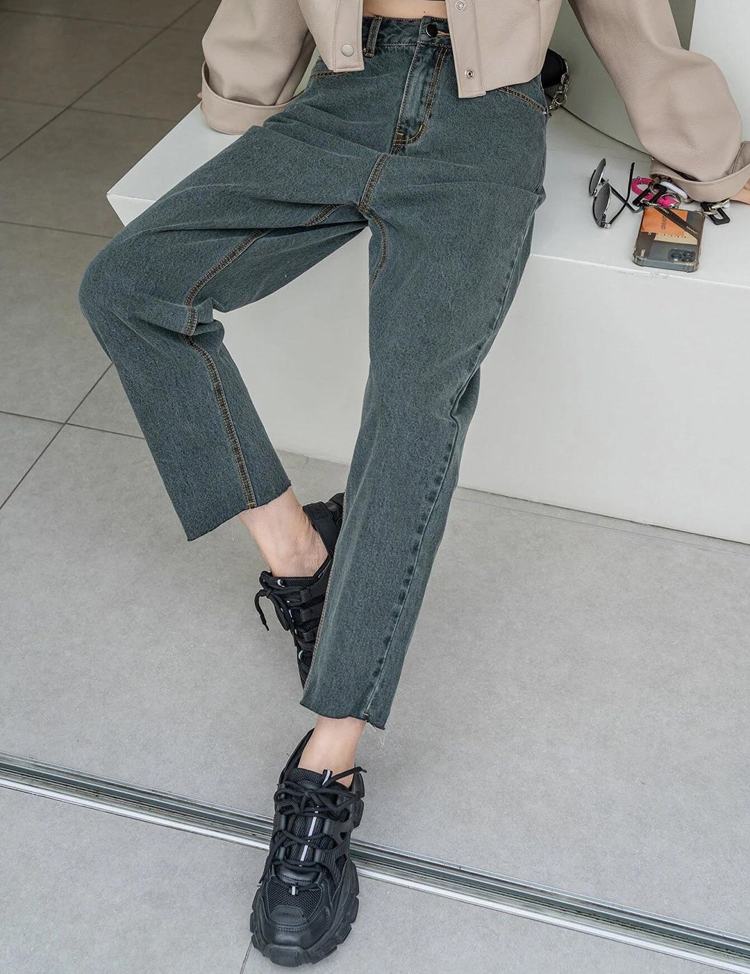 KOTTY Basics Women Grey Jean Straight Fit High-Rise Clean Look Stretchable Jeans