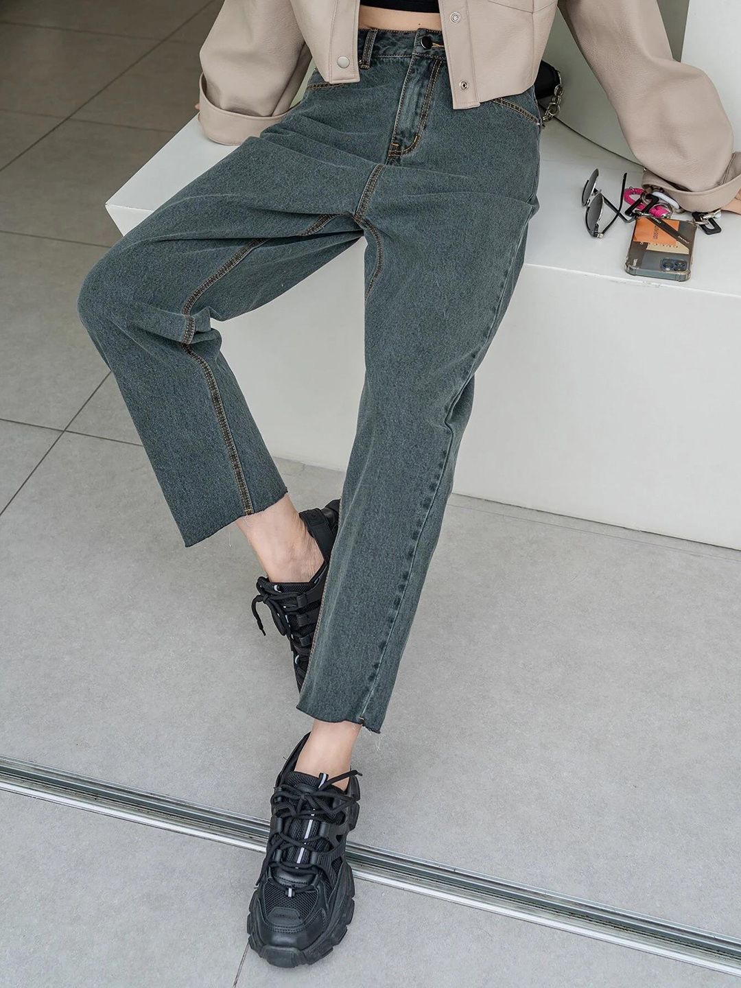 KOTTY Basics Women Grey Jean Straight Fit High-Rise Clean Look Stretchable Jeans