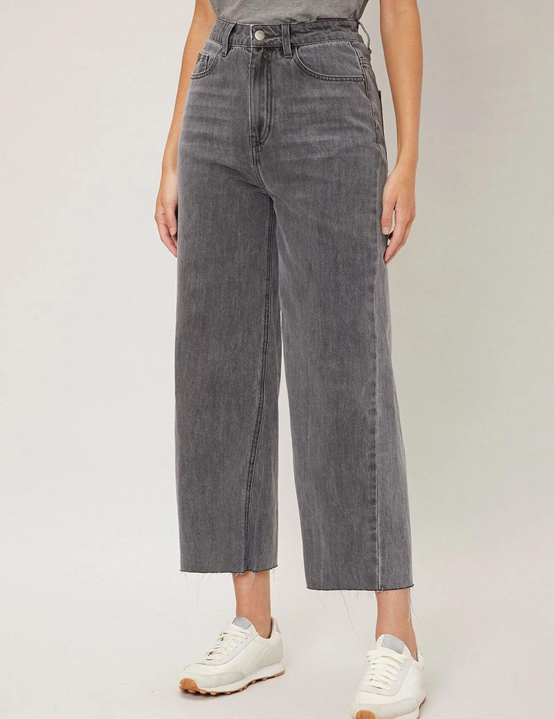 Kotty Women Jean Straight Fit High-Rise Heavy Fade Stretchable Jeans