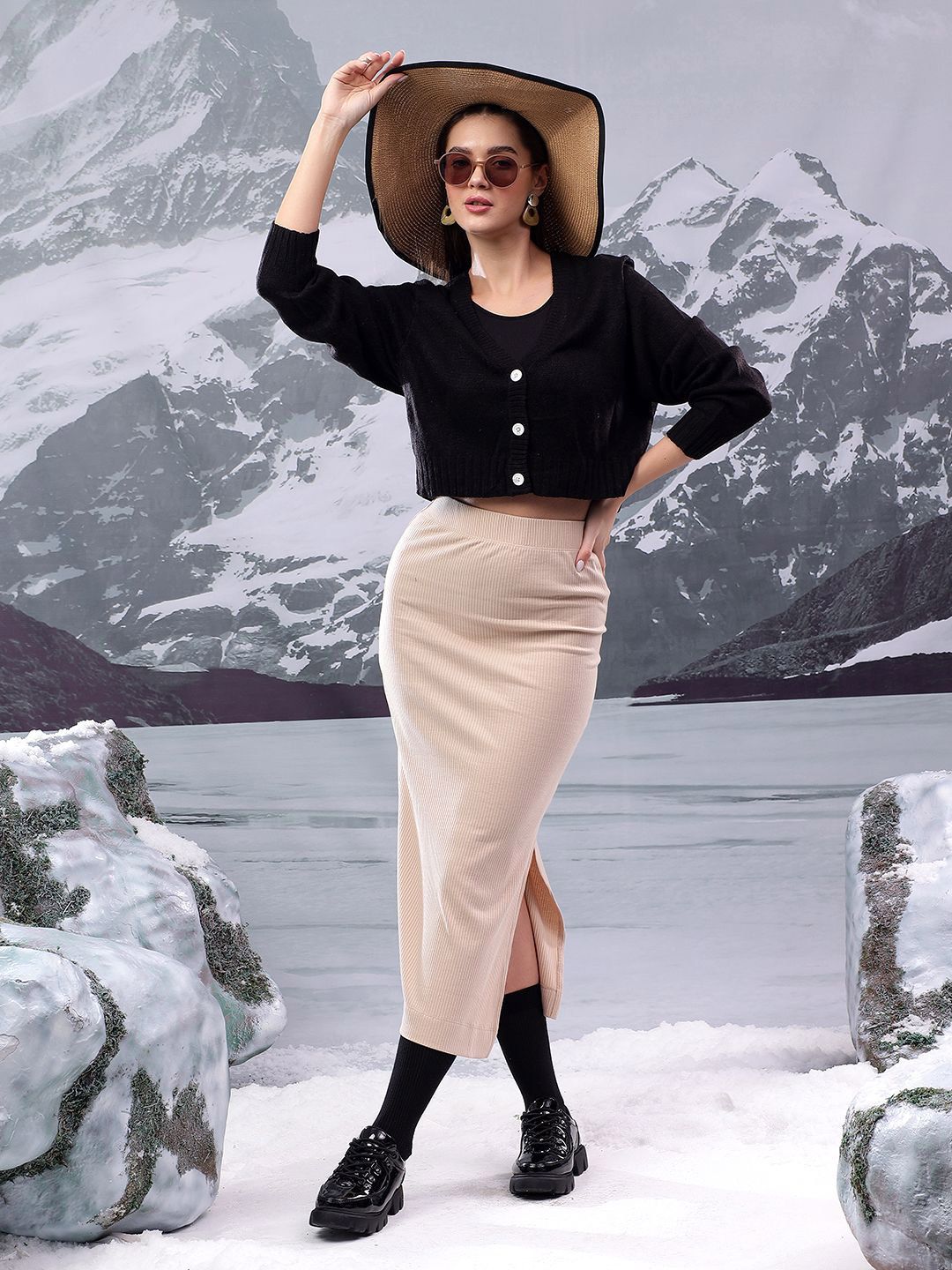 Kotty Women Cotton Round Neck Crop Cardigan