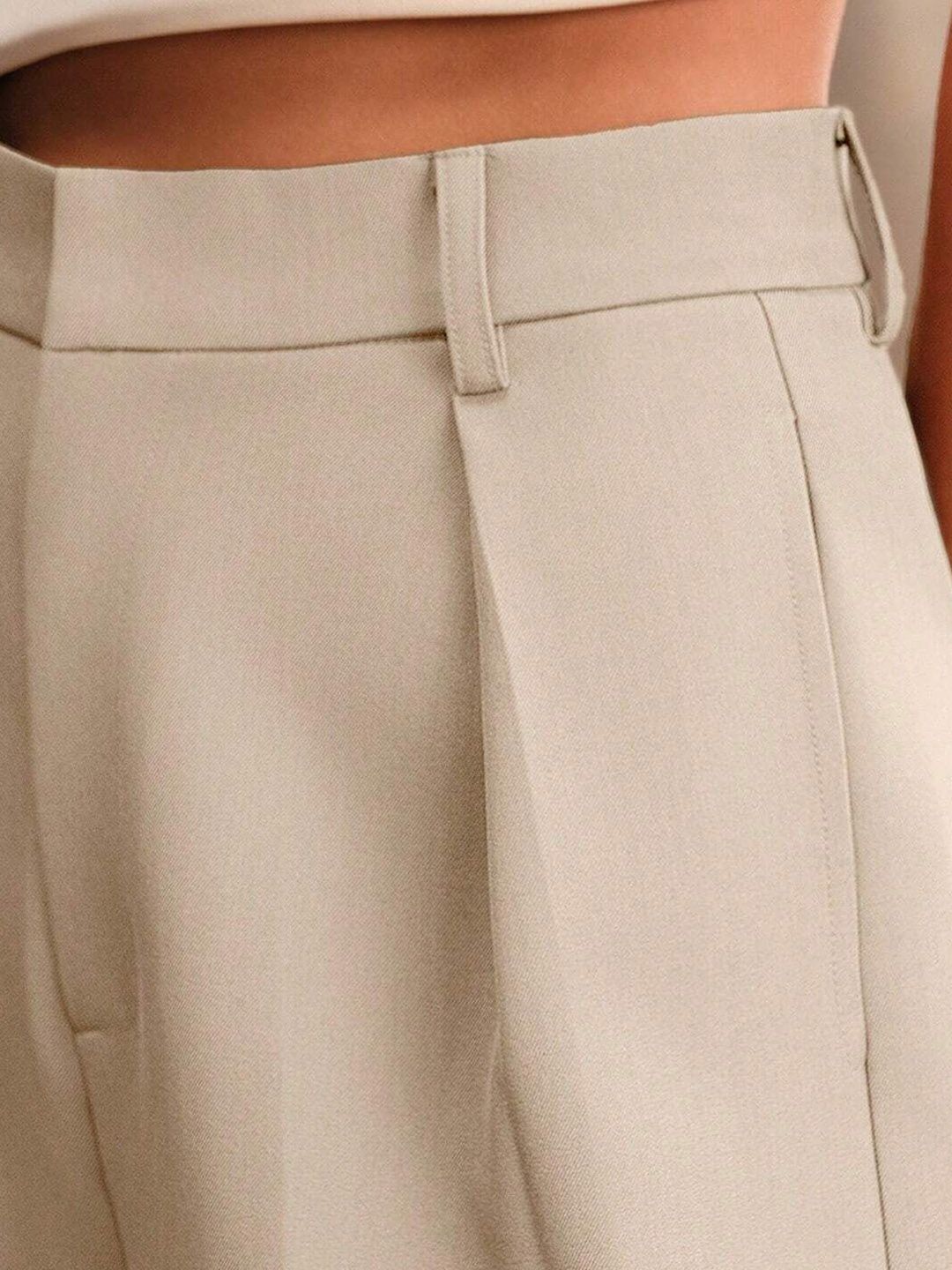 Kotty Women Relaxed Straight Fit High-Rise Pleated Wide Leg Trousers