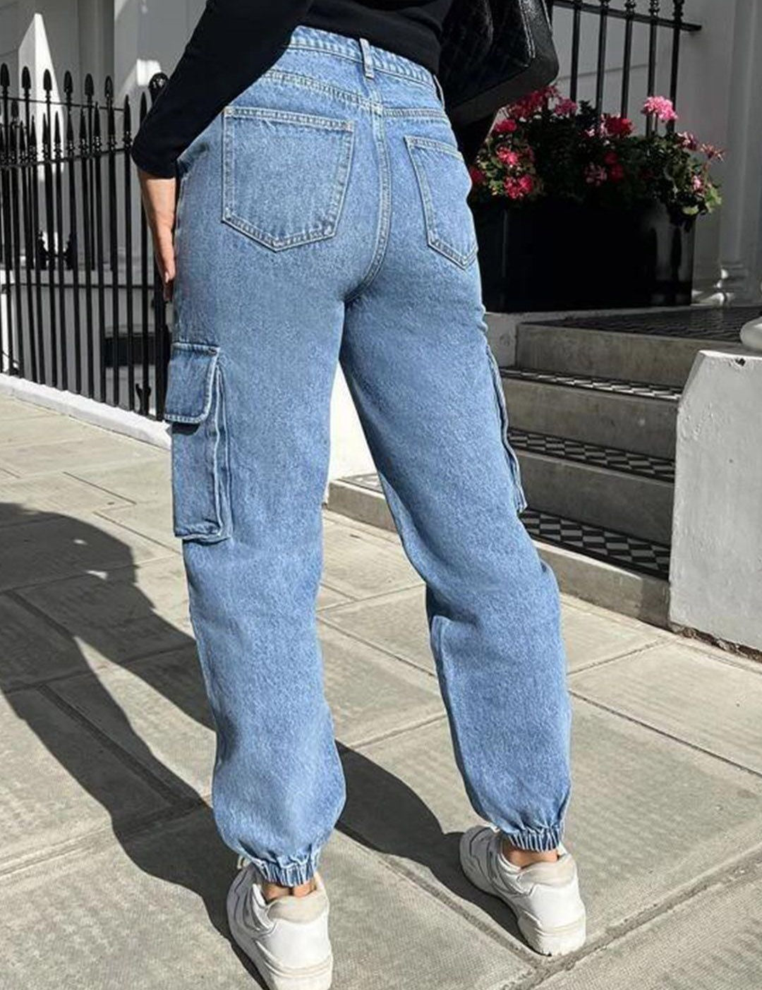 Kotty Women Jean Jogger High-Rise Mildly Distressed Light Fade Cotton Stretchable Jogger