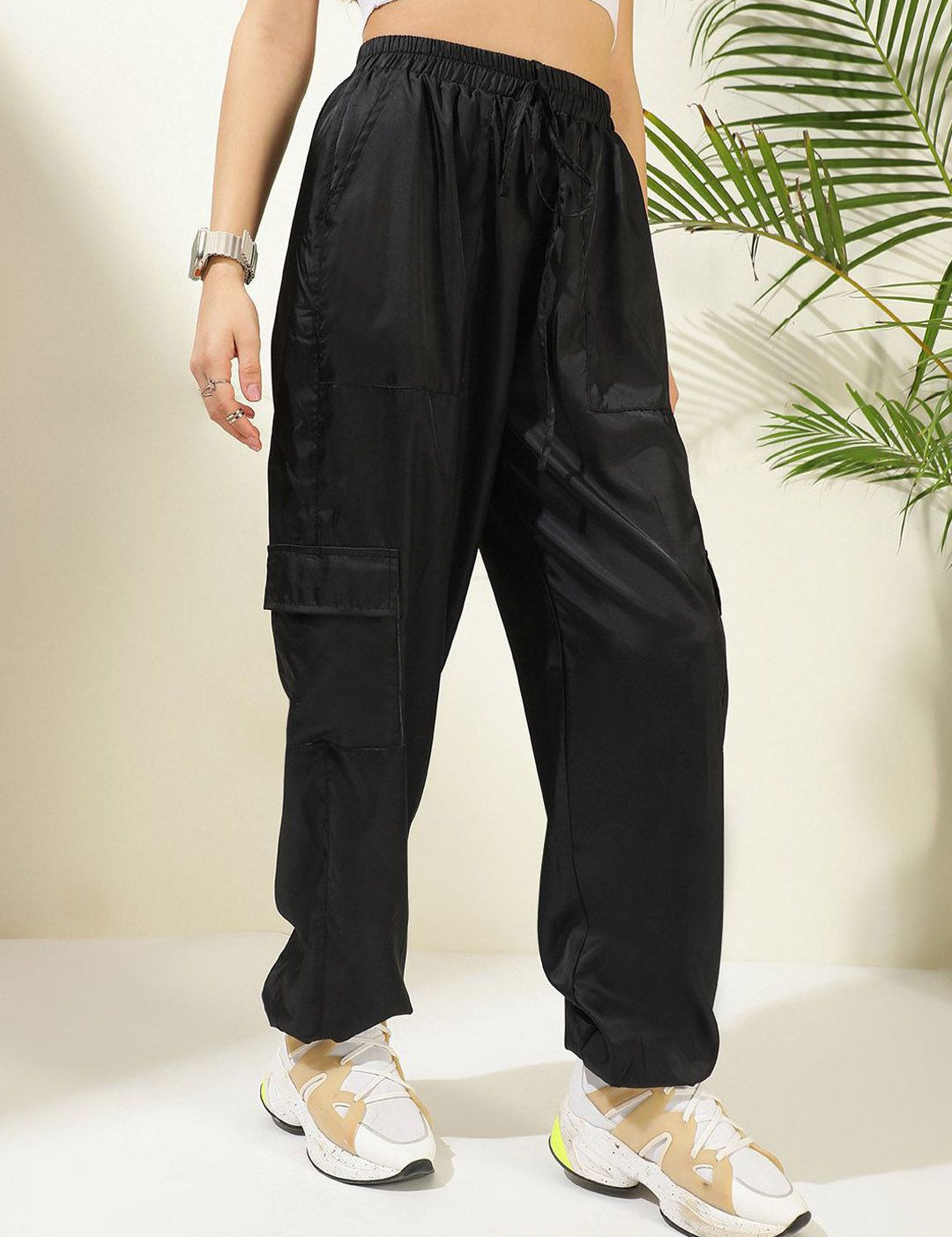 Kotty Women Relaxed High-Rise Easy Wash Joggers Trousers