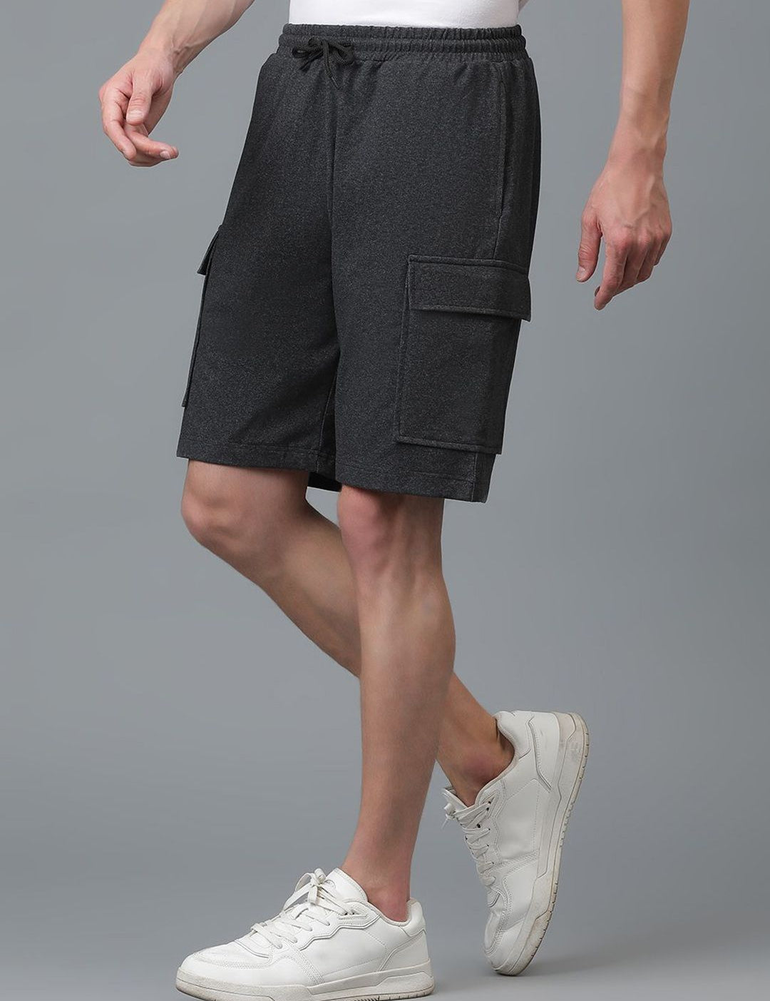 Kotty Men Low-Rise Cargo Shorts