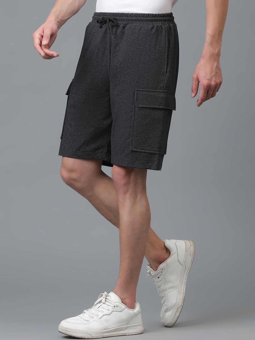 Kotty Men Low-Rise Cargo Shorts