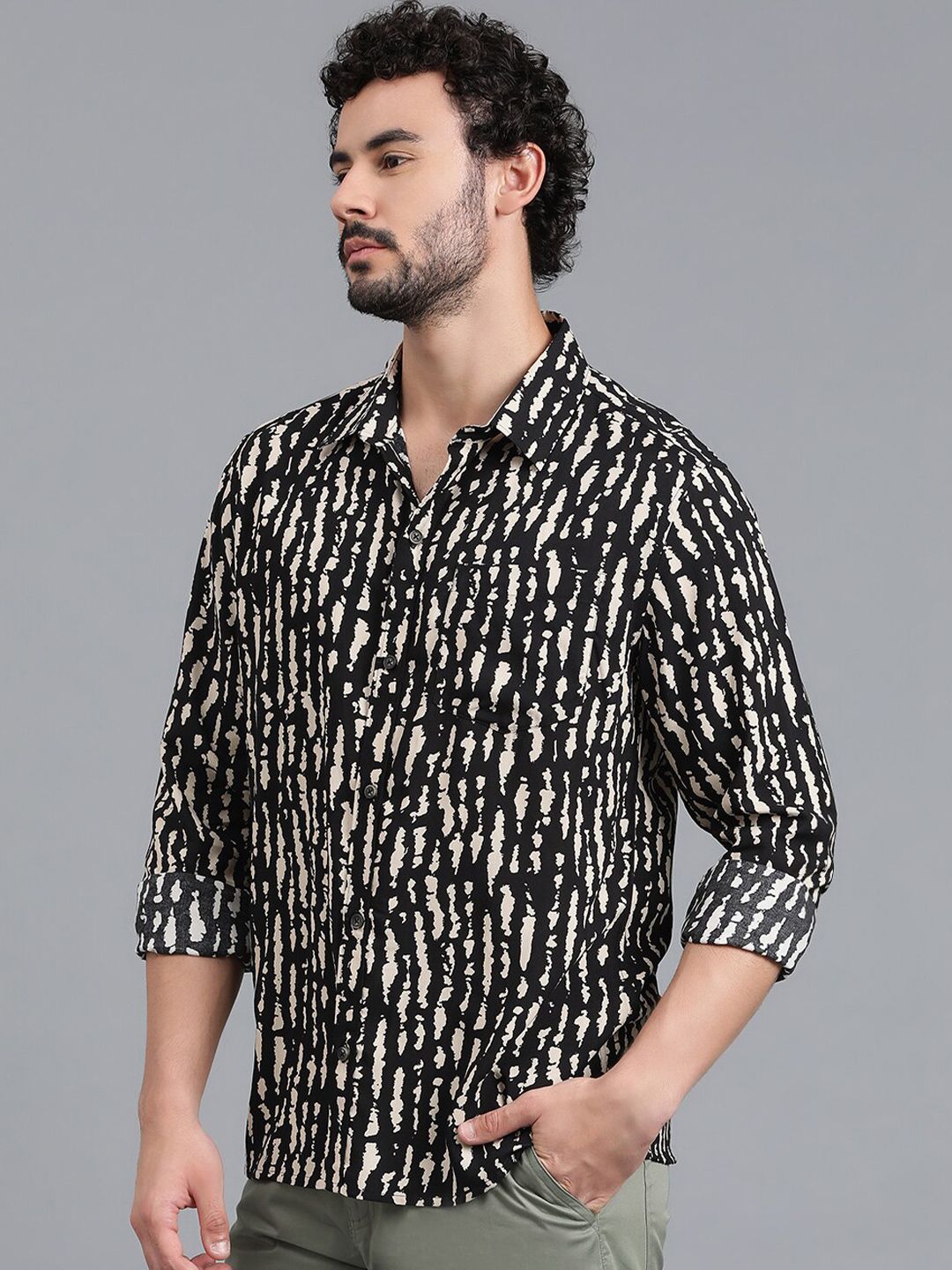 Kotty Black & Cream Abstract Printed Spread Collar Relaxed Fit Casual Shirt