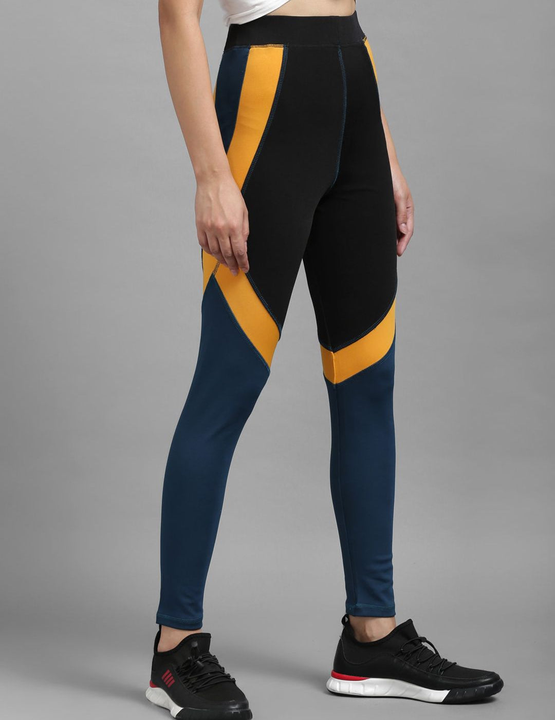 Kotty Women Blue & Black Colourblocked Tights