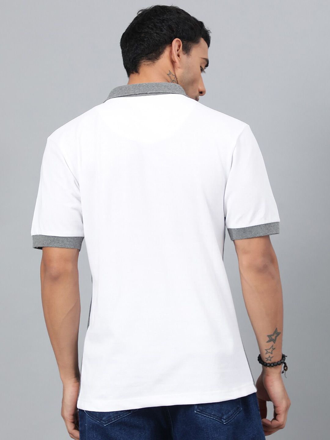 Kotty Men Colourblocked Polo Collar T-shirt