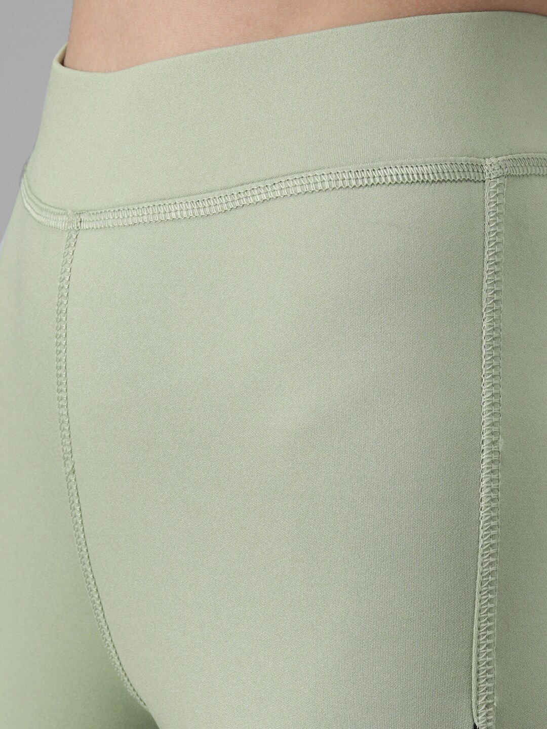 Kotty Women Green Solid Training Tights