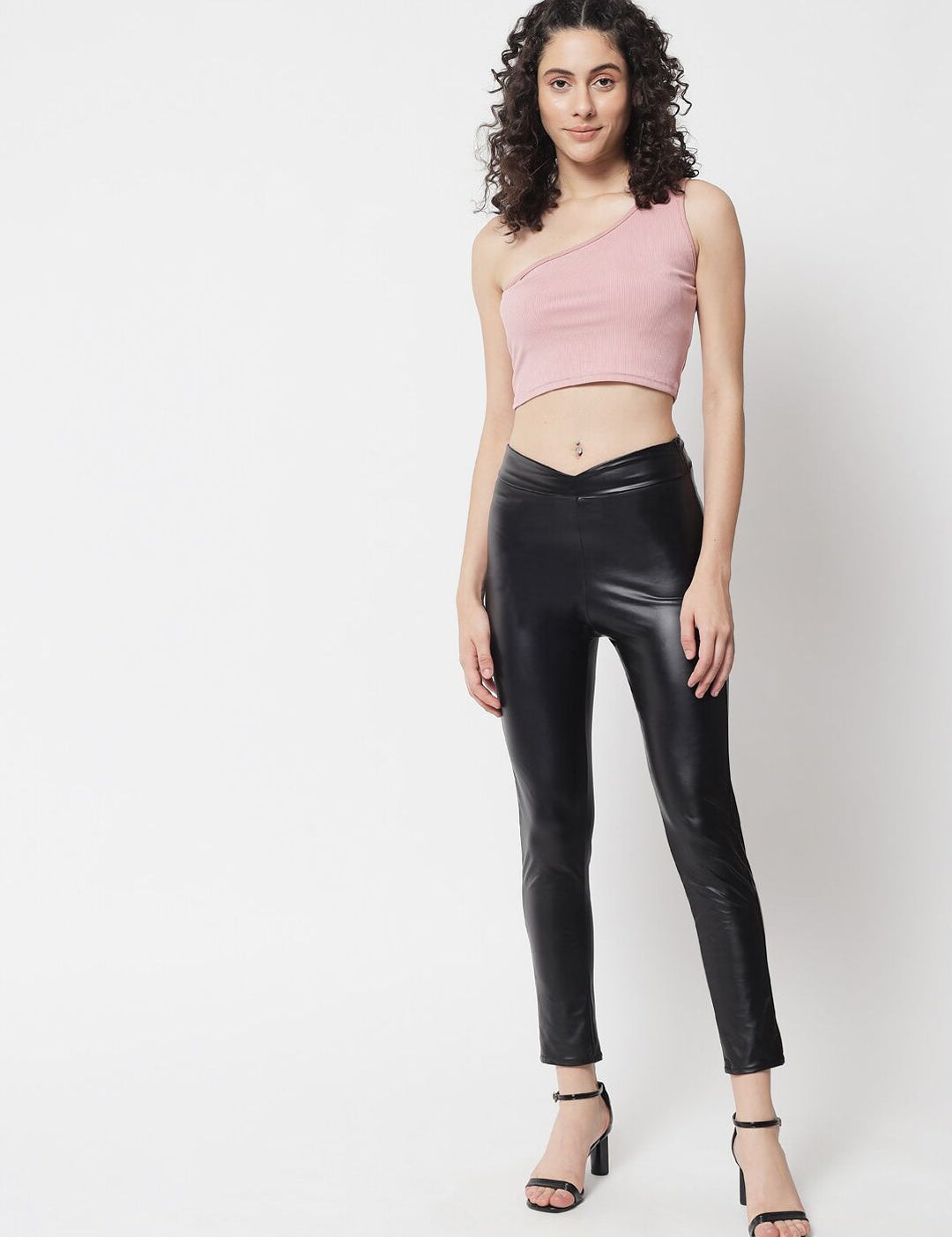 Kotty Women Black Relaxed Skinny Fit Trousers