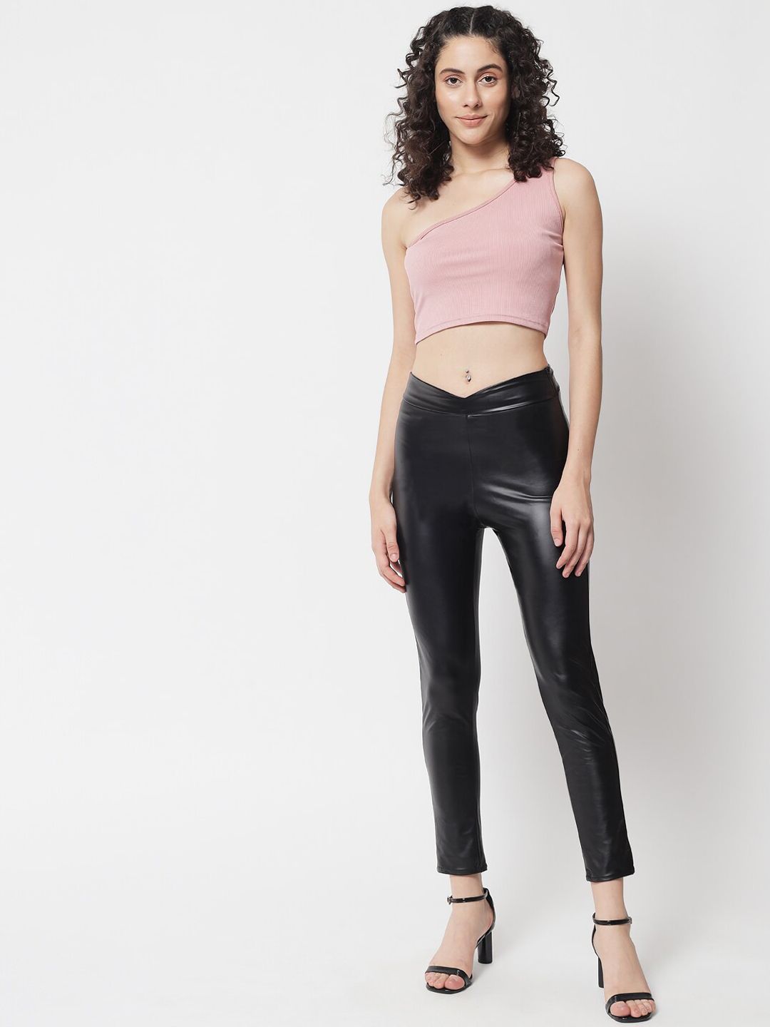 Kotty Women Black Relaxed Skinny Fit Trousers