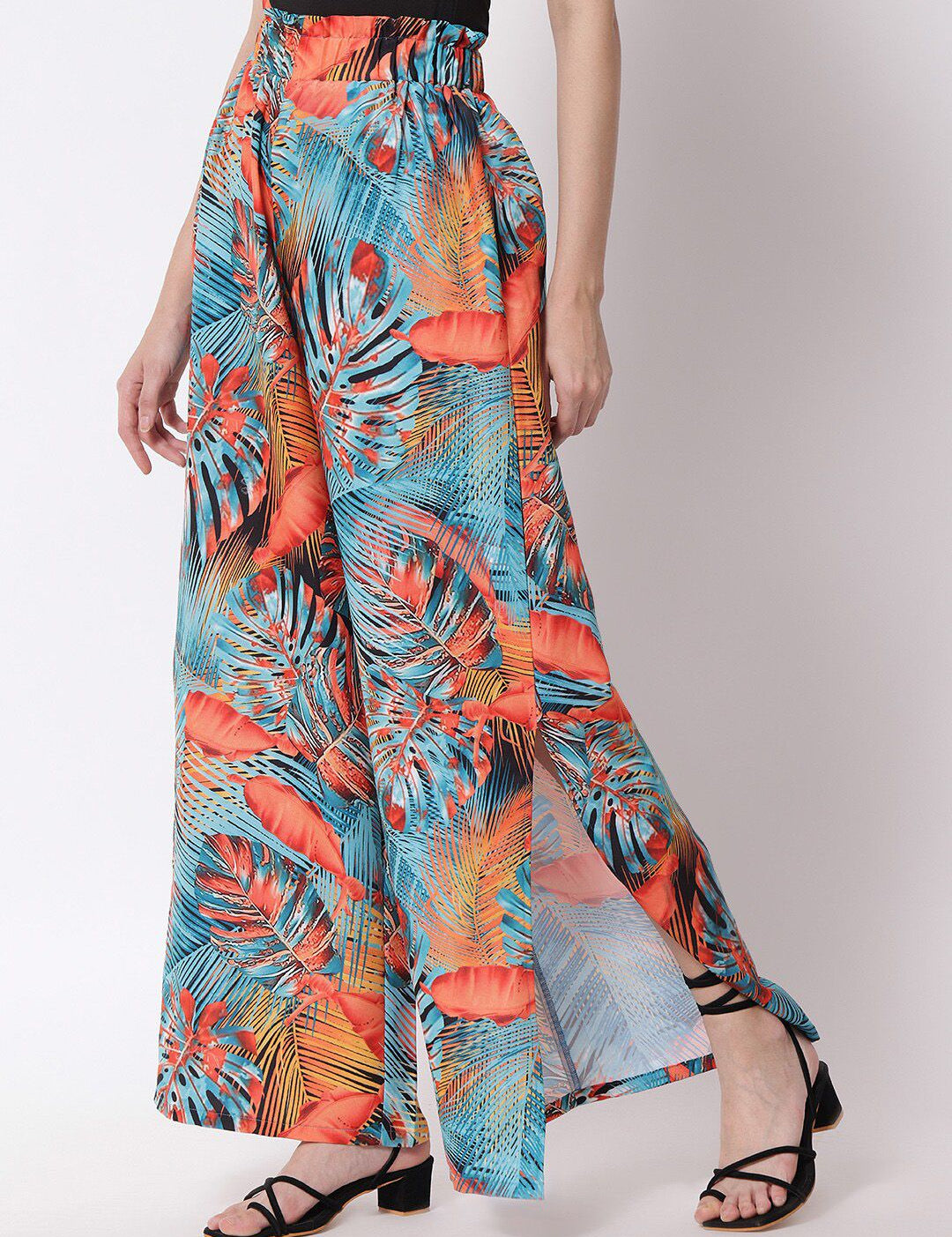 Kotty Women Blue Floral Printed Relaxed Flared High-Rise Easy Wash Pleated Trousers