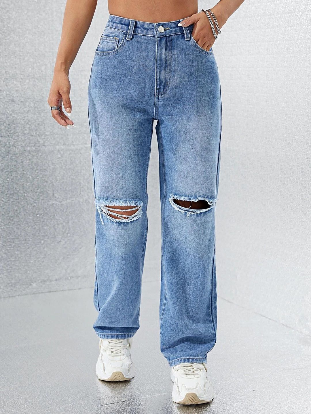 Kotty Women Straight Fit High-Rise Slash Knee Light Fade Stretchable Jeans