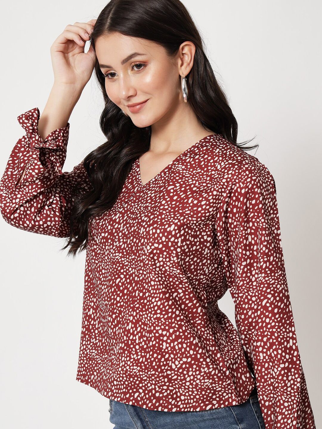 Kotty Abstract Printed V-Neck Crepe Top