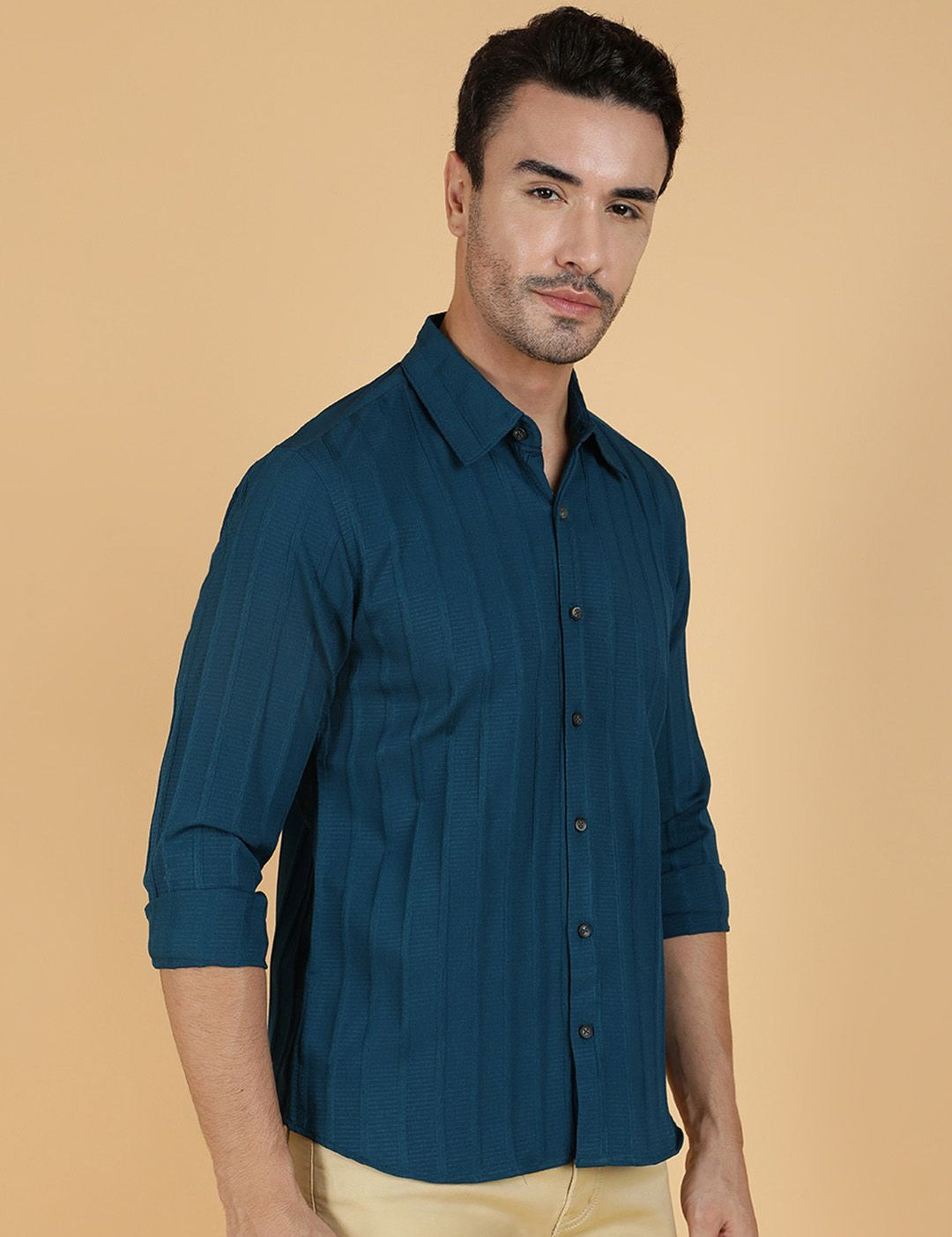 Kotty Men Relaxed Spread Collar Textured Casual Shirt