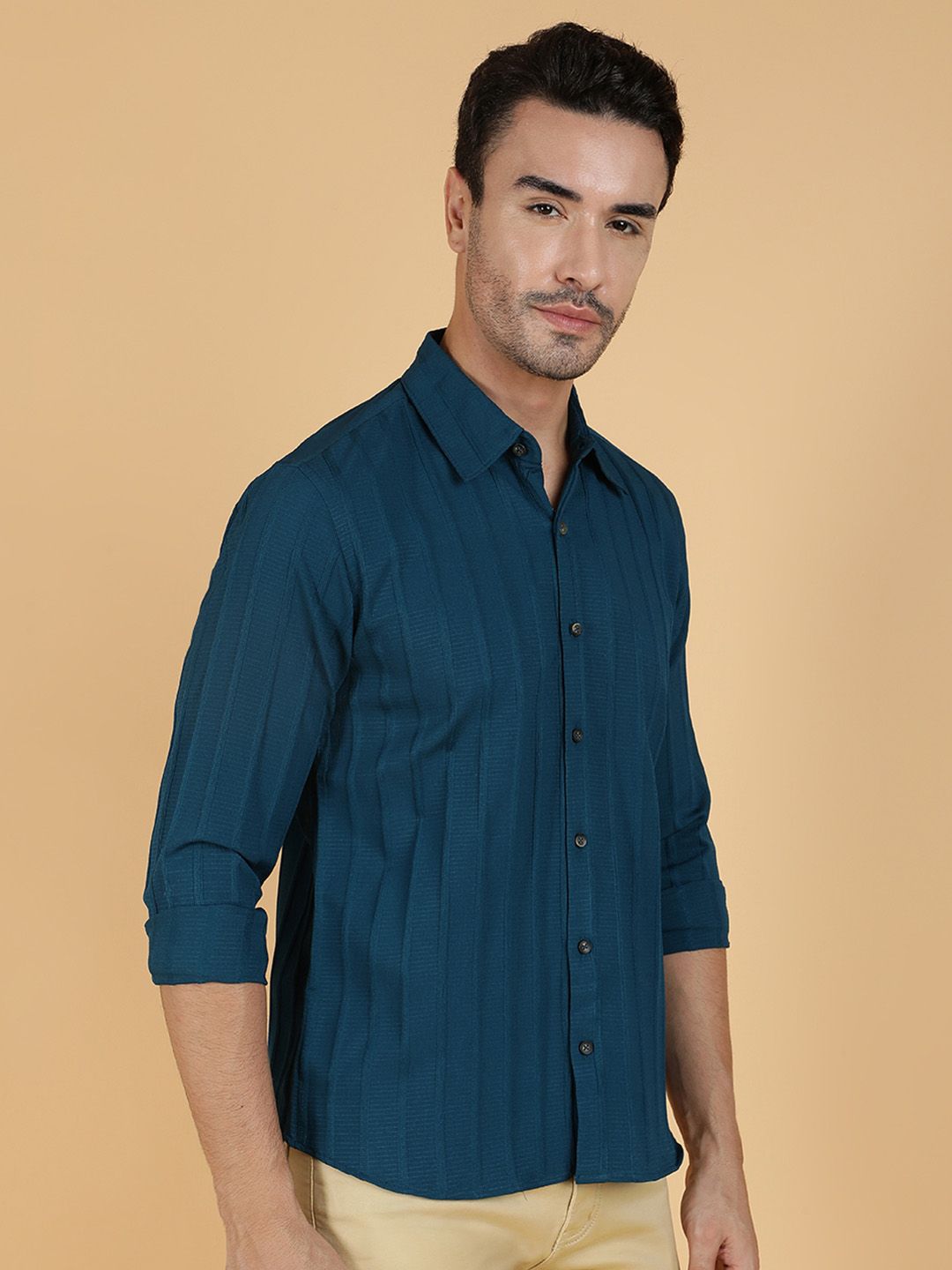 Kotty Men Relaxed Spread Collar Textured Casual Shirt