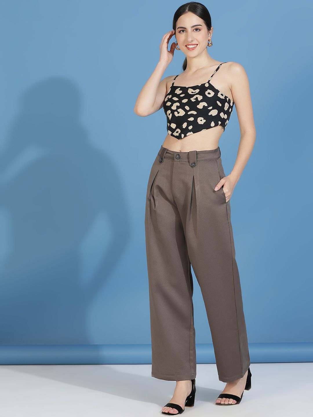 Kotty Women Relaxed Straight Fit High-Rise Easy Wash Pleated Parallel Trousers