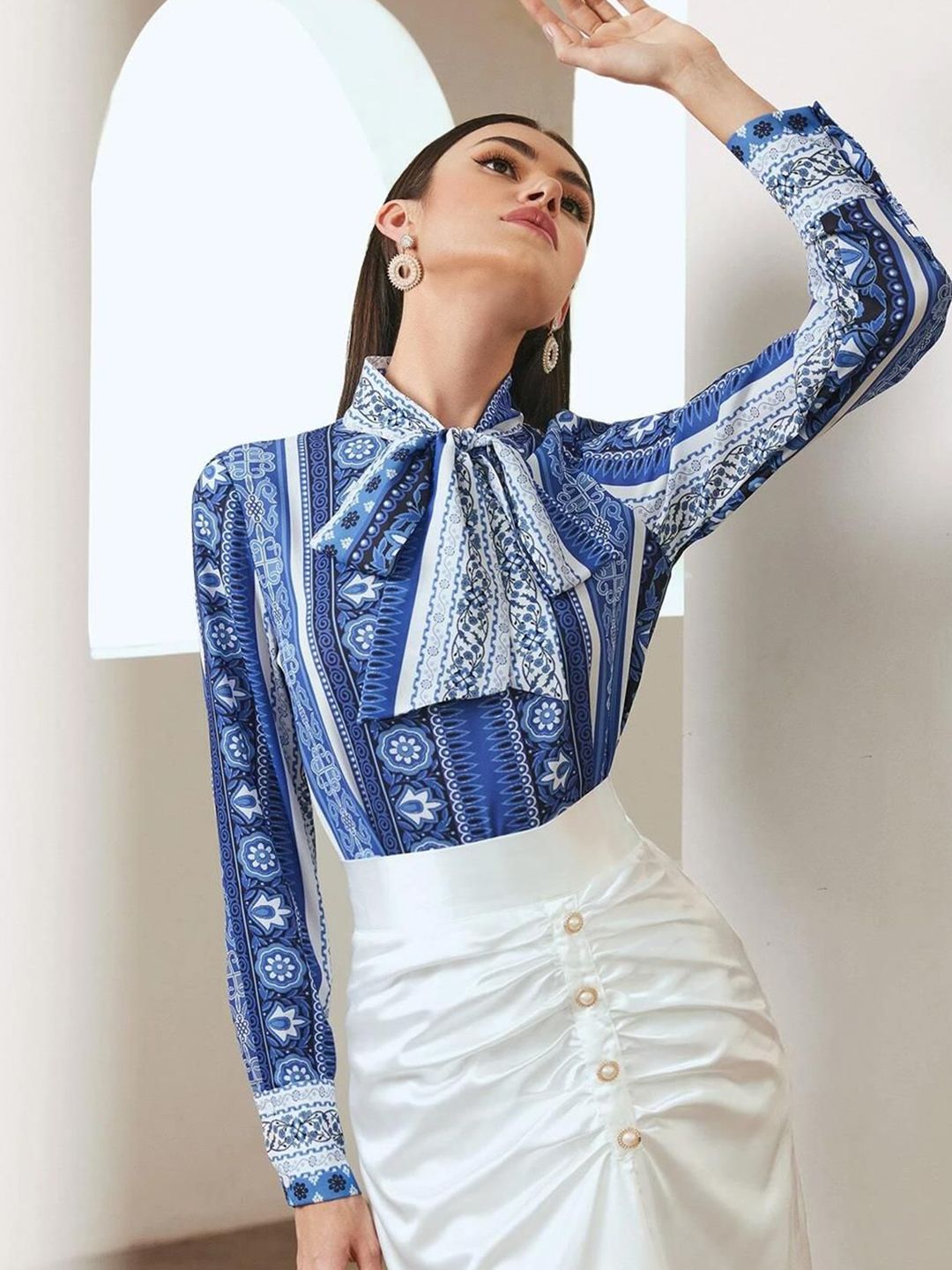 Kotty Women Printed Tie-Up Neck Long Sleeves Satin Top