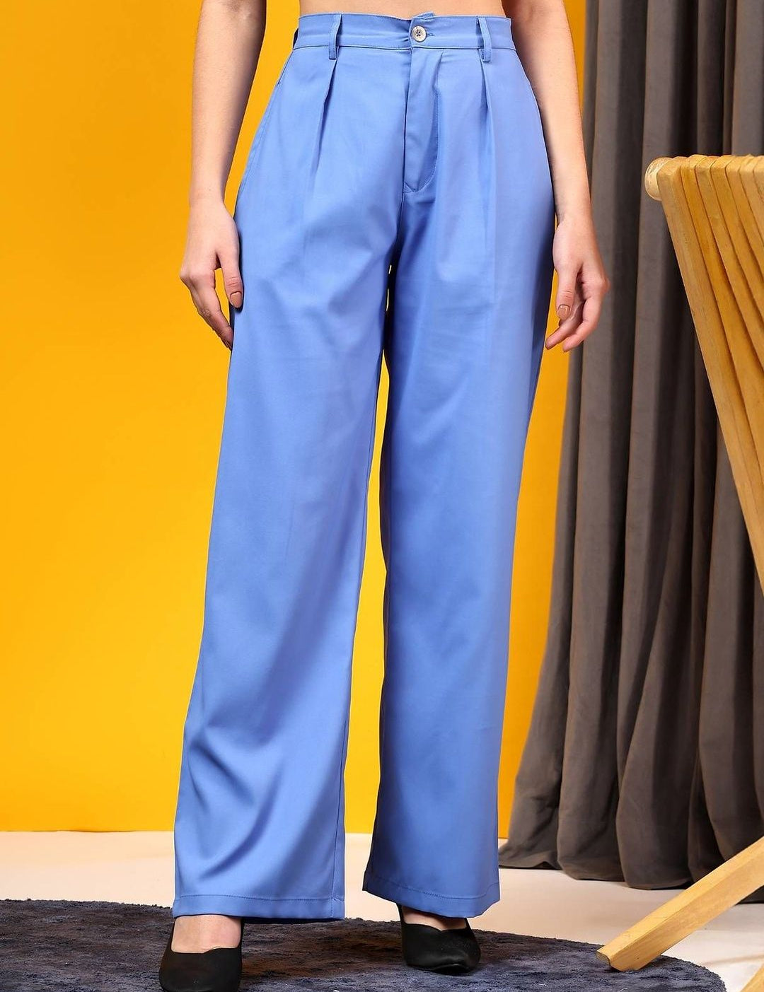 Kotty Women Relaxed Straight Leg High-Rise Trousers