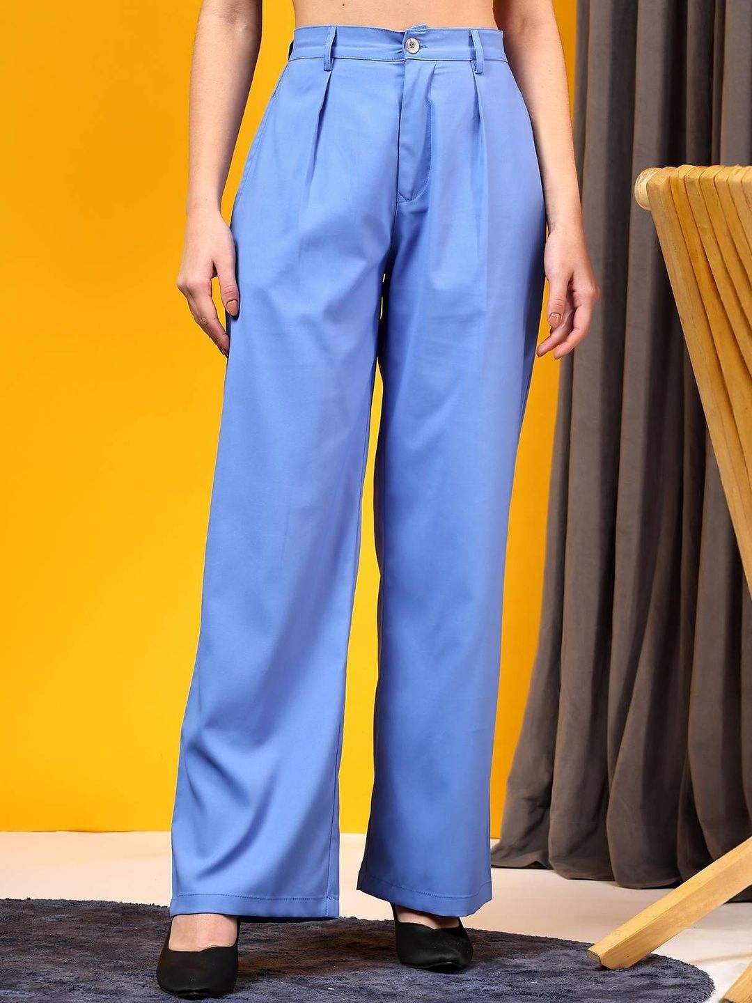 Kotty Women Relaxed Straight Leg High-Rise Trousers
