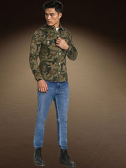 Kotty Men Spread Collar Camouflage Printed Denim Jacket