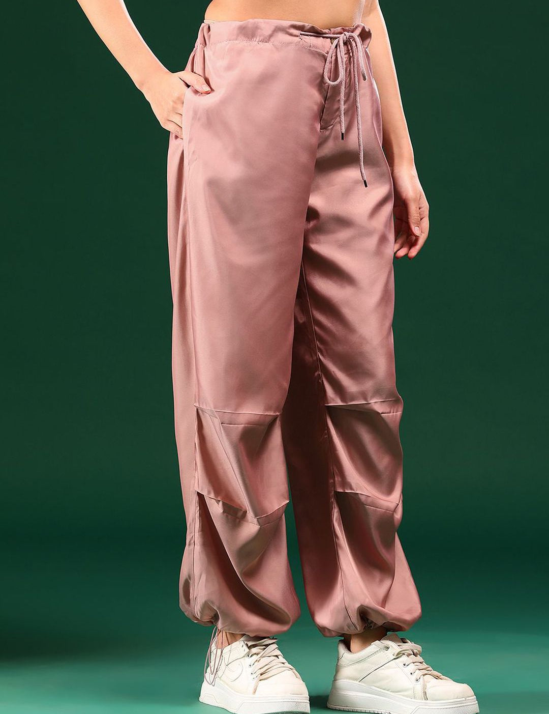 Kotty Women Solid Relaxed Loose Fit High-Rise Easy Wash Trousers