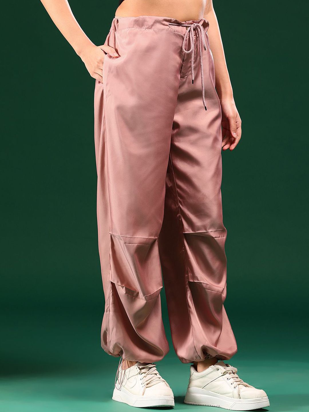 Kotty Women Solid Relaxed Loose Fit High-Rise Easy Wash Trousers