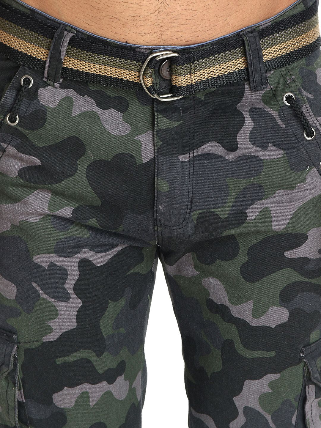 Kotty Men Black & Green Regular Fit Camouflage Printed Cargos