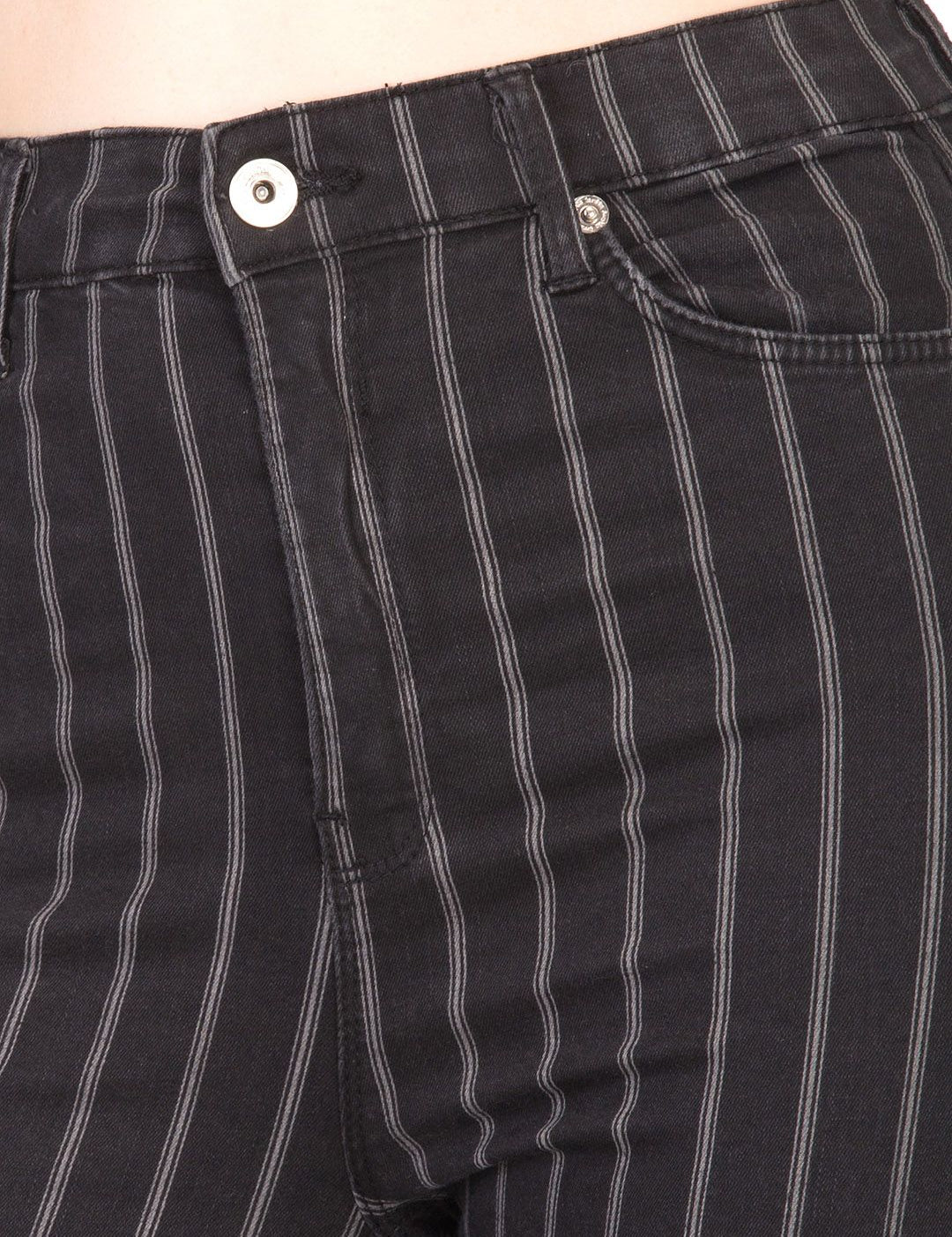 Kotty Women Black Skinny Fit High-Rise Slash Knee Stretchable Jeans