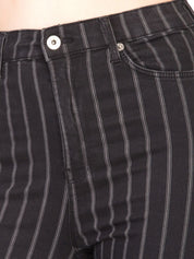 Kotty Women Black Skinny Fit High-Rise Slash Knee Stretchable Jeans