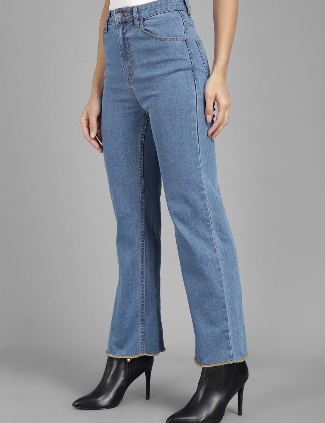 Kotty Women Blue Flared High-Rise Clean Look Jeans