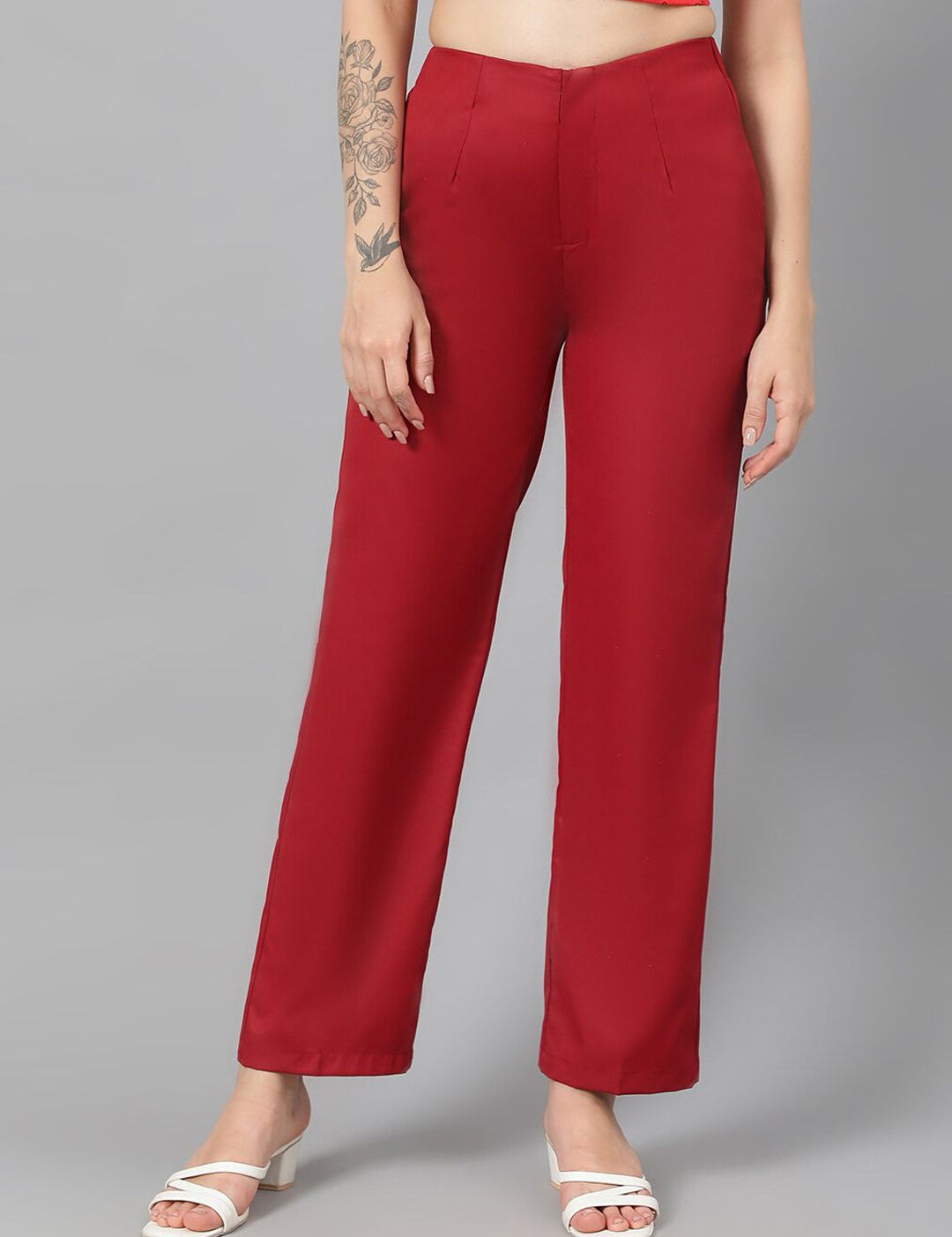 Kotty Women White Relaxed Straight Leg Fit High-Rise Easy Wash Pleated Parallel Trousers