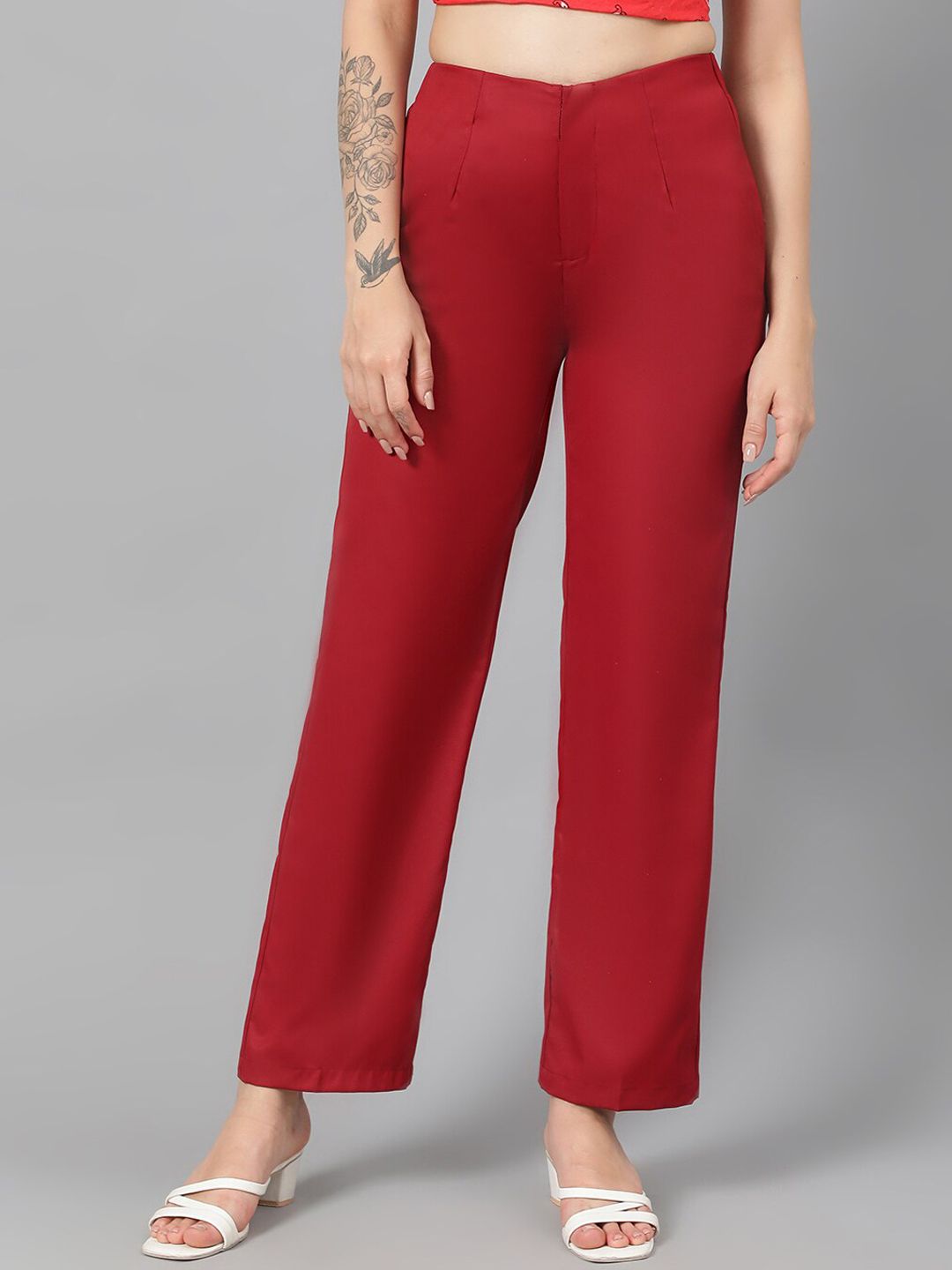 Kotty Women White Relaxed Straight Leg Fit High-Rise Easy Wash Pleated Parallel Trousers