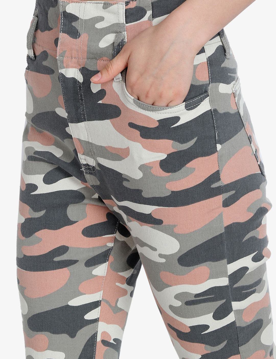 Kotty Women White & Black Skinny Fit High-Rise Clean Look Jeans