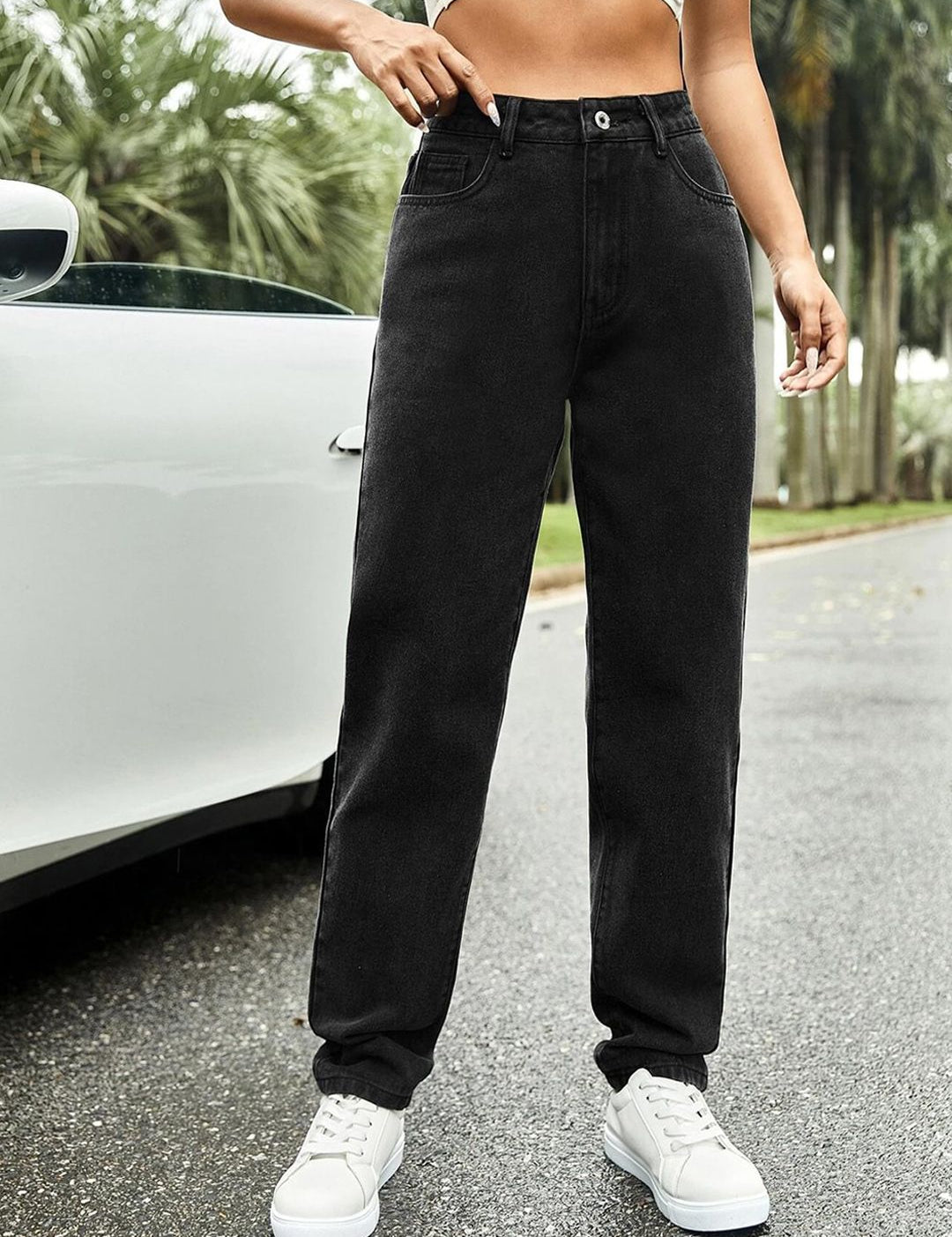 Kotty Women Black Jean Straight Fit High-Rise Slash Knee Stretchable Jeans