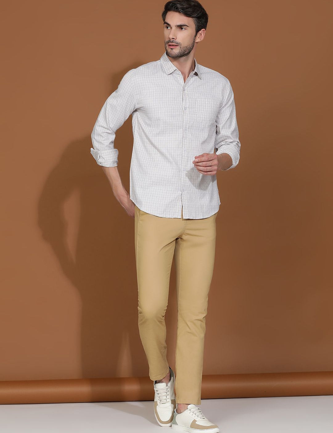 Kotty White New Spread Collar Casual Shirt