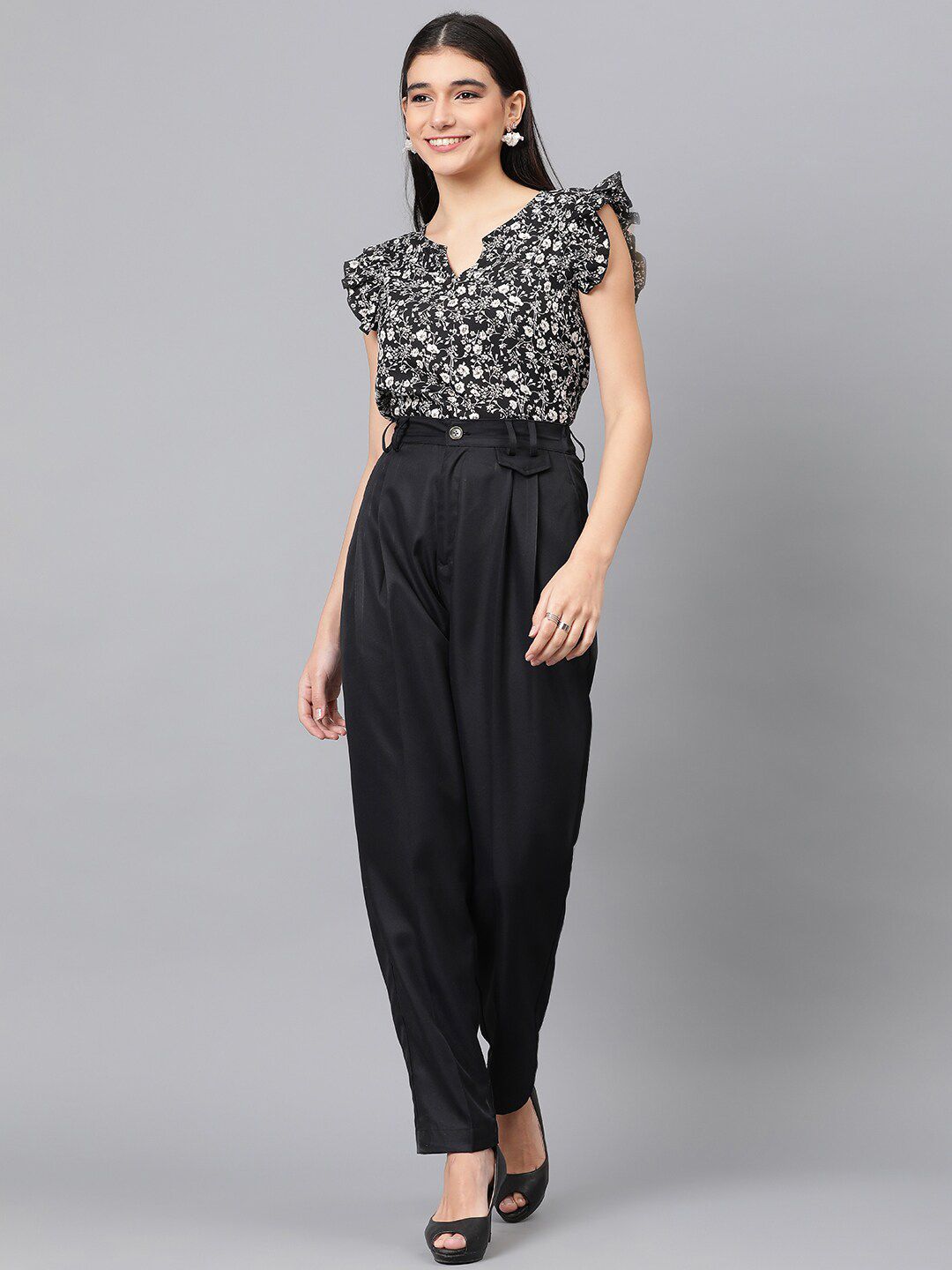 Kotty Floral Printed Round Neck Crepe Top