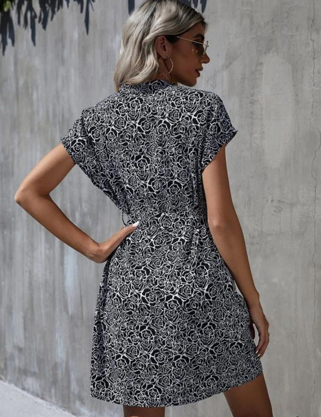 Kotty Black Abstract Printed V-Neck Extended Sleeves A-Line Dress