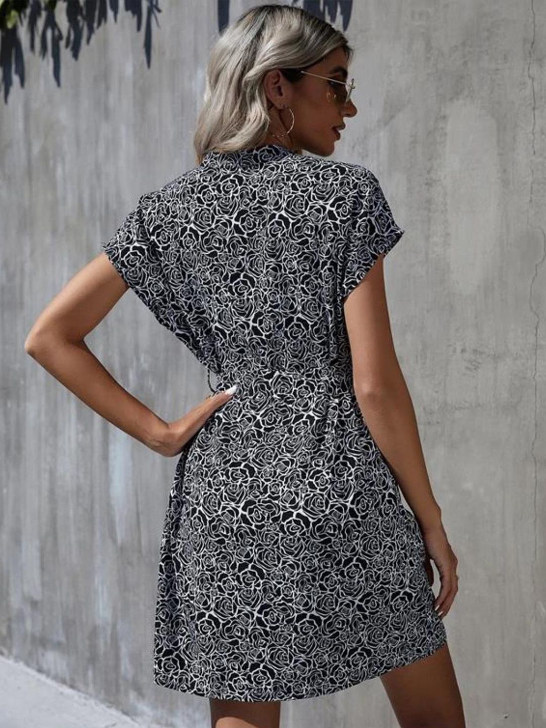 Kotty Black Abstract Printed V-Neck Extended Sleeves A-Line Dress