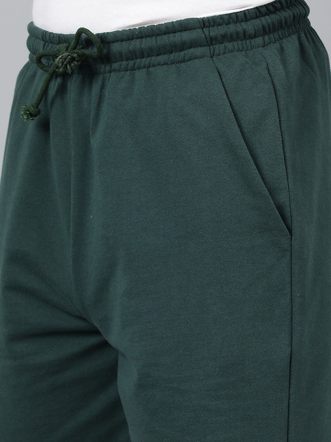 Kotty Men Green Mid-Rise Regular Shorts